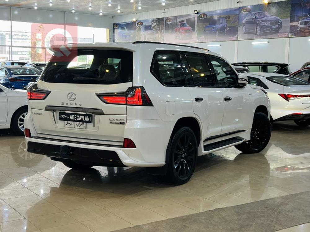 Lexus LX